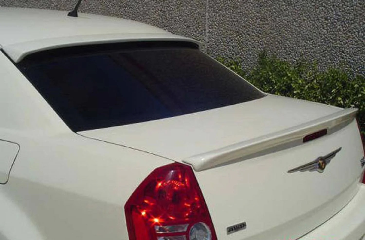 Chrysler 300 Custom Window No Light Spoiler (2005-2010)