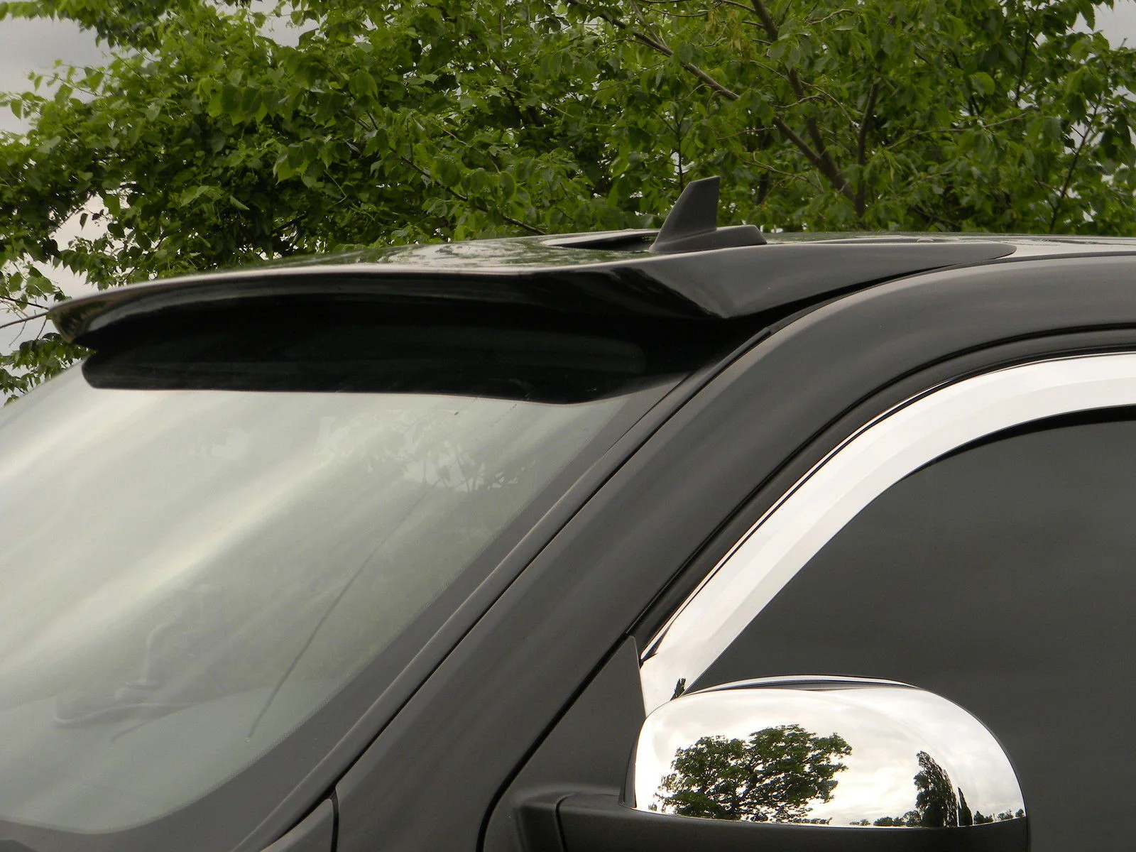 Dodge Ram 1500, 2500, 3500 Lund Style Moon Visor with out Cab Lights (2010-2017) - Image 2