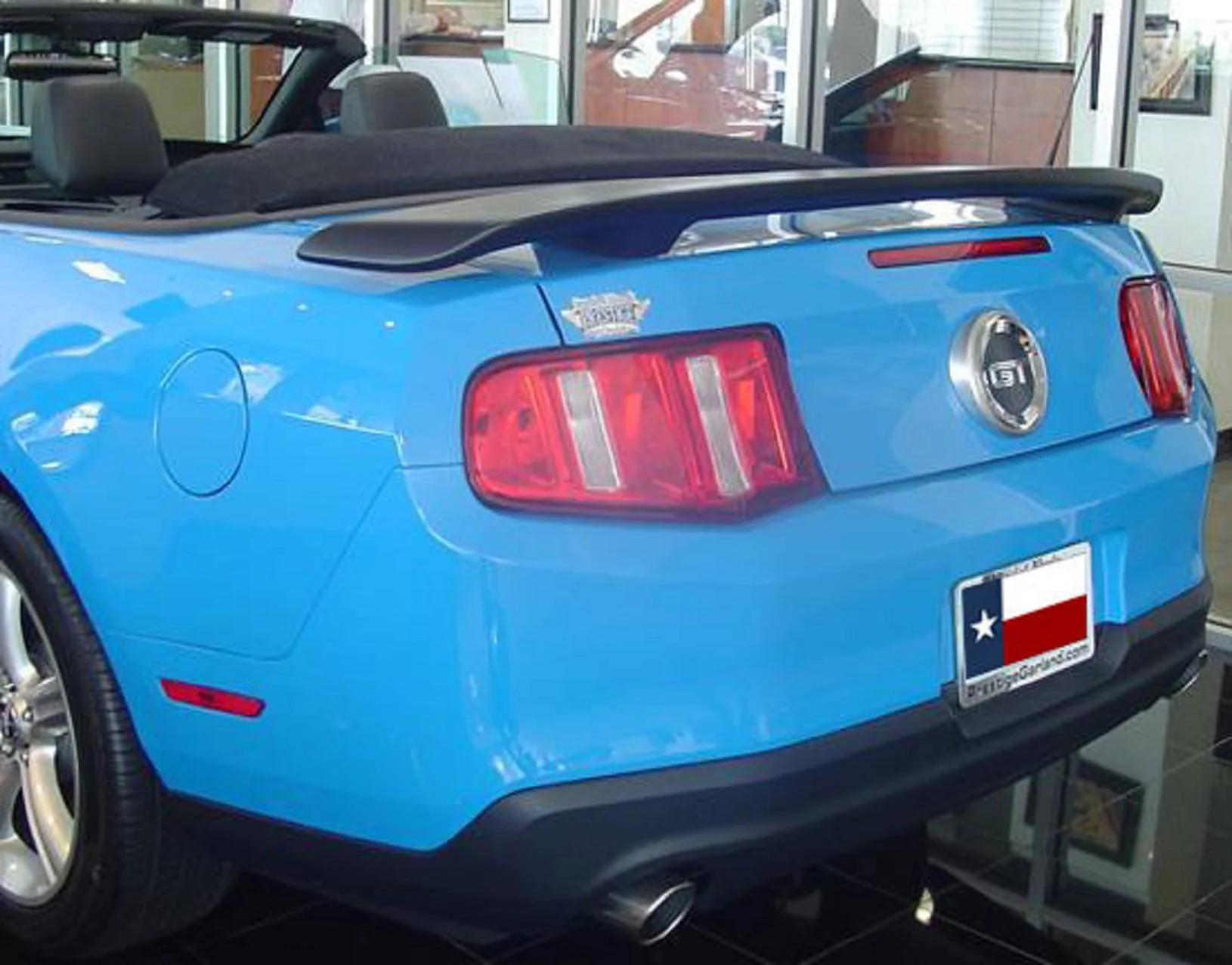 Ford Mustang Custom Post No Light Spoiler (2010-2014)