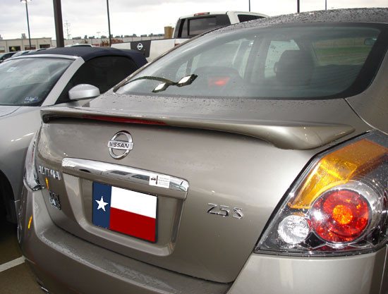 Nissan Altima 4-Dr Factory Flush Lighted Spoiler (2007-2012)